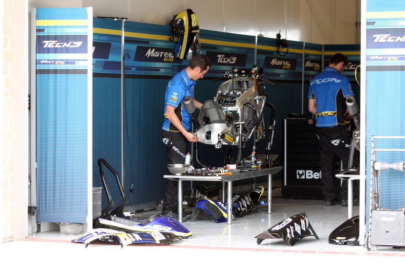 Illustration for article titled MotoGP Bikes In Various States Of Undress